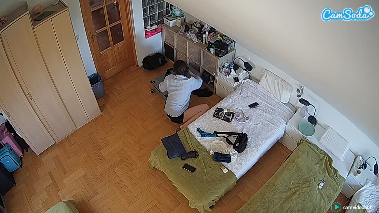 voyeurcam_julmodels_bed_7